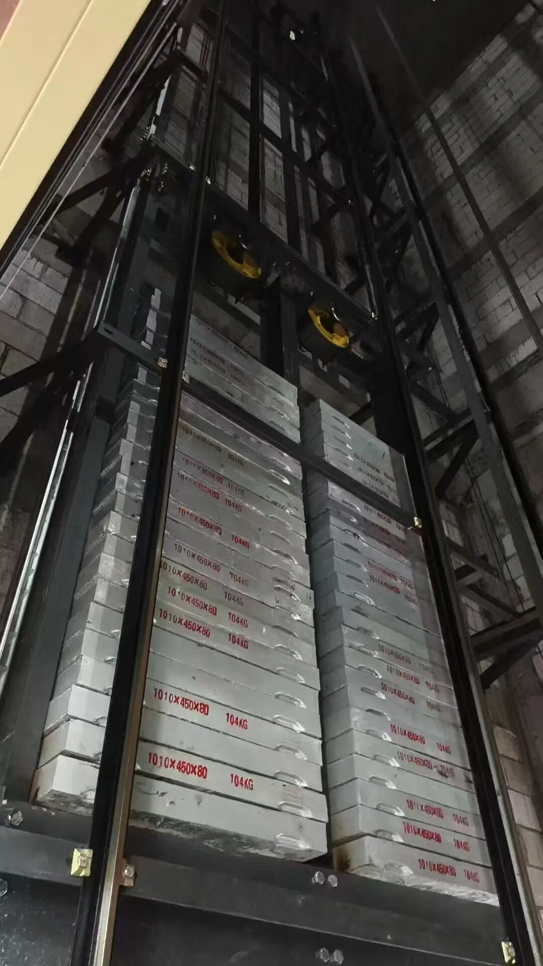 法立奥载货电梯